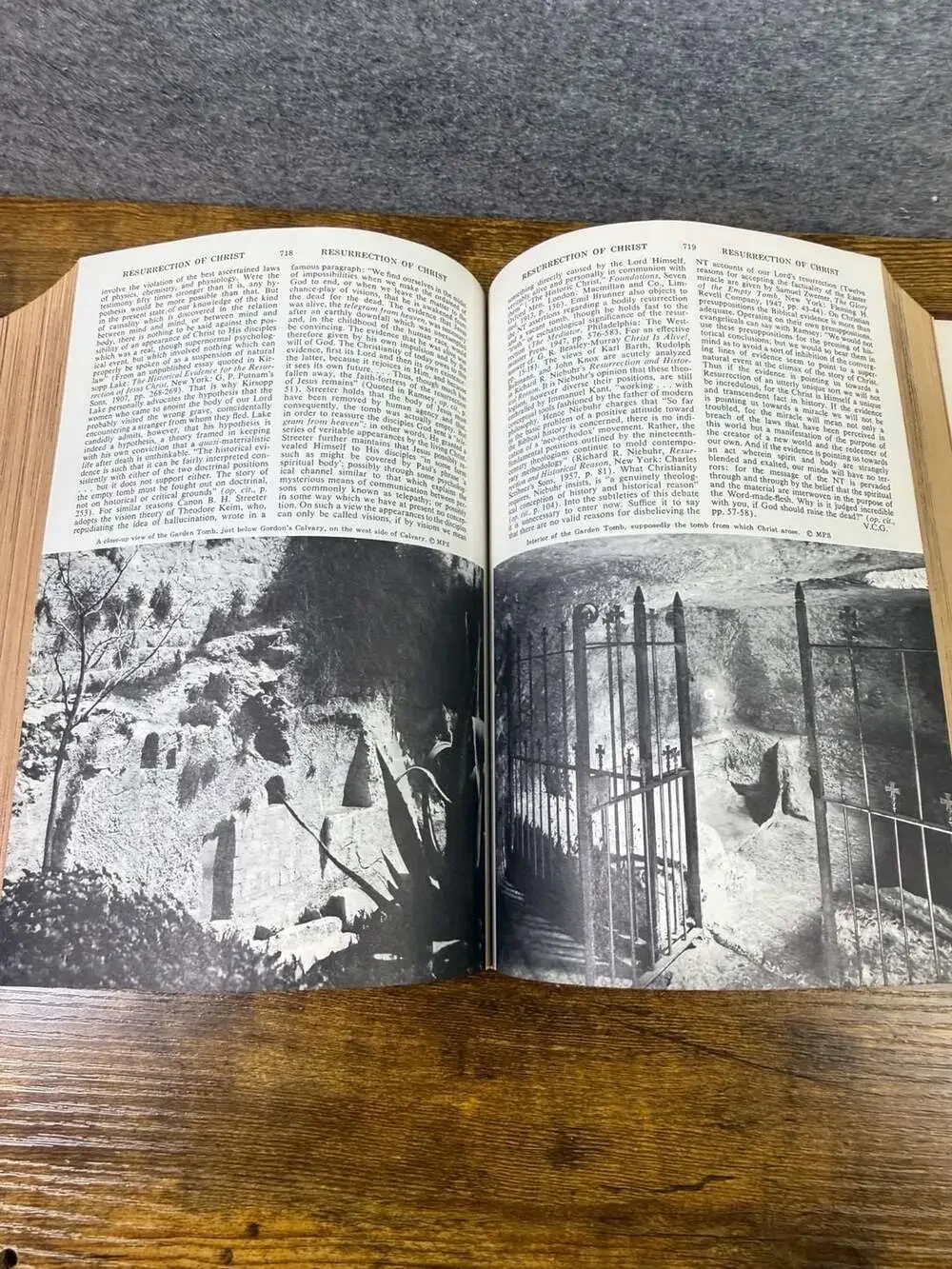 Pictorial Bible Dictionary with Topical Index - The Southwestern Company